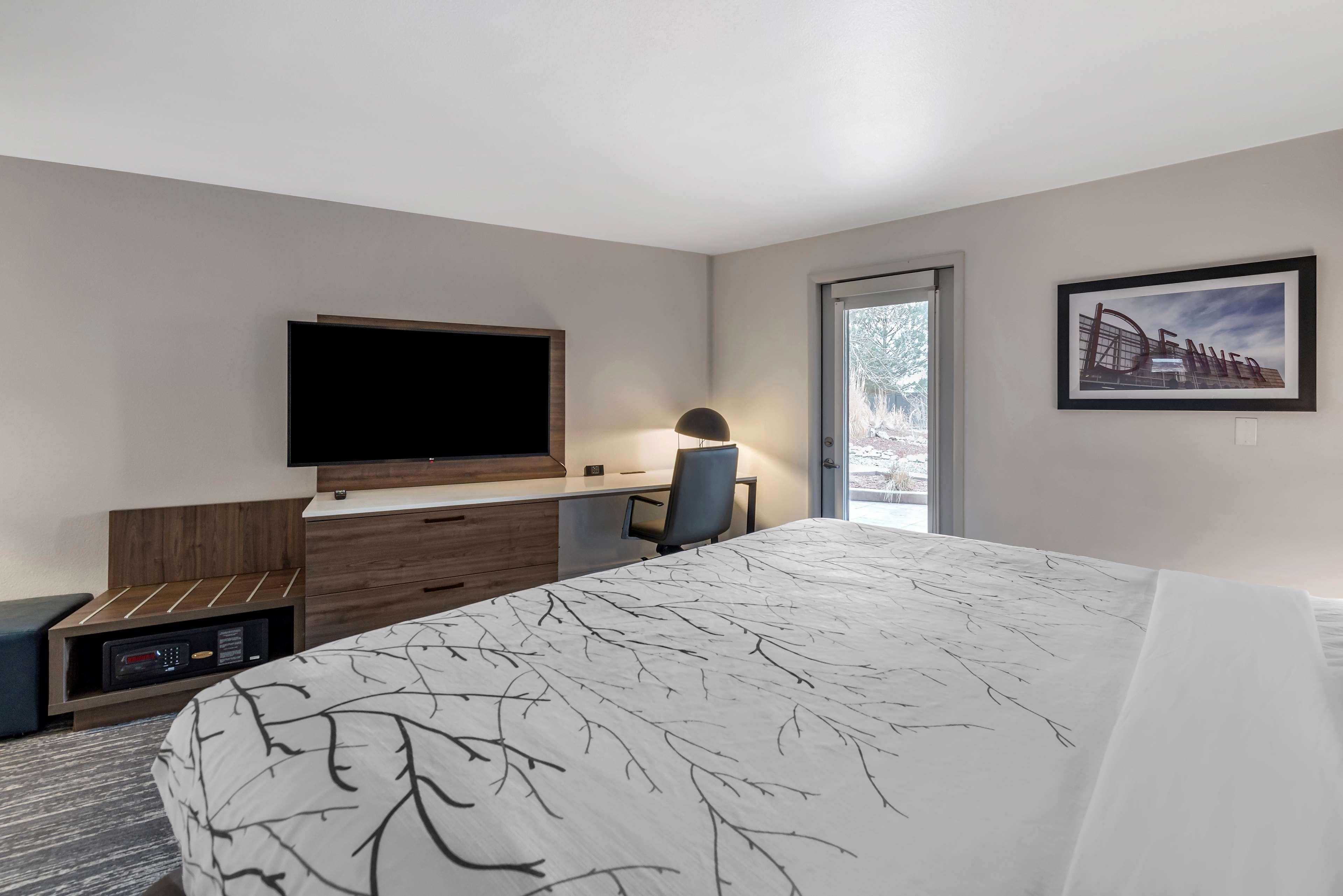 Best Western Premier Denver East Exterior photo
