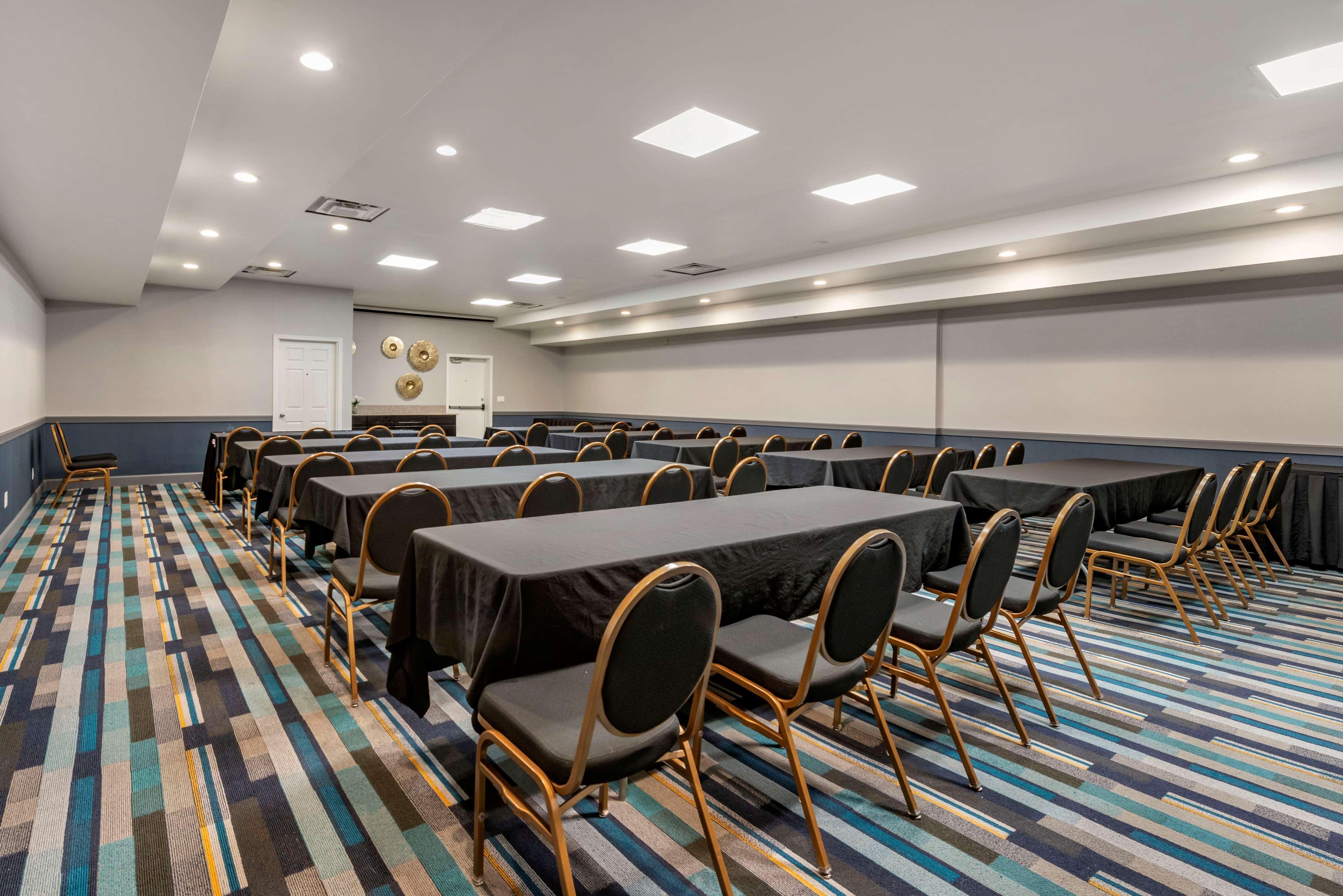 Best Western Premier Denver East Exterior photo