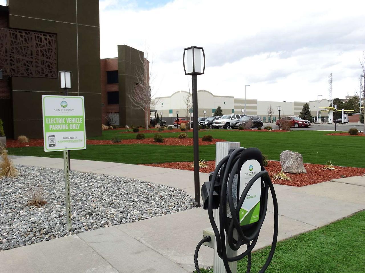 Best Western Premier Denver East Exterior photo