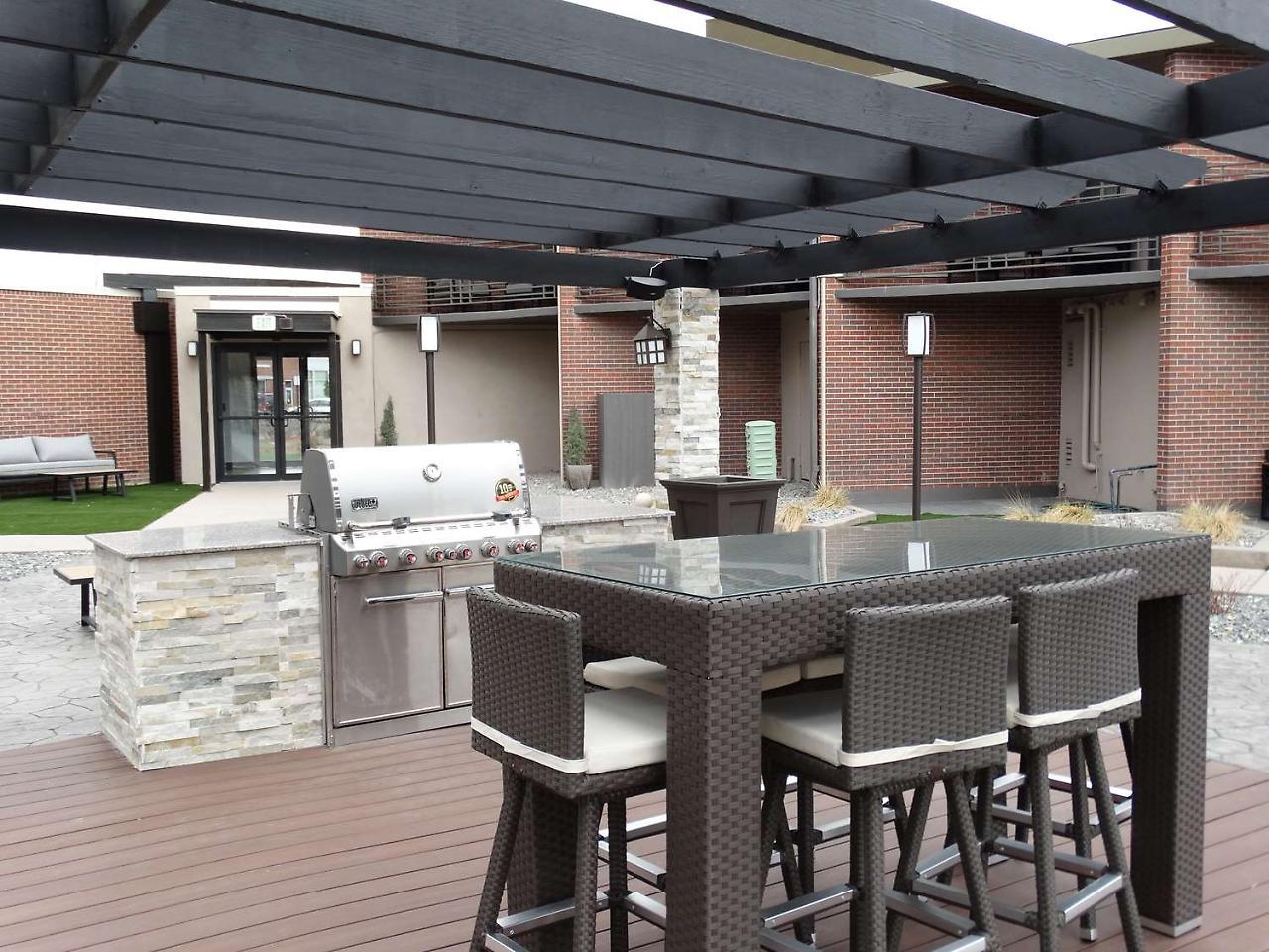Best Western Premier Denver East Exterior photo